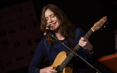 Gitarrenvirtuosin Sarah McQuaid